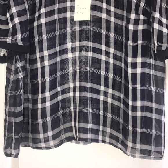 A New Day Sheer shortsleeved Blouse - Picture 5 of 7